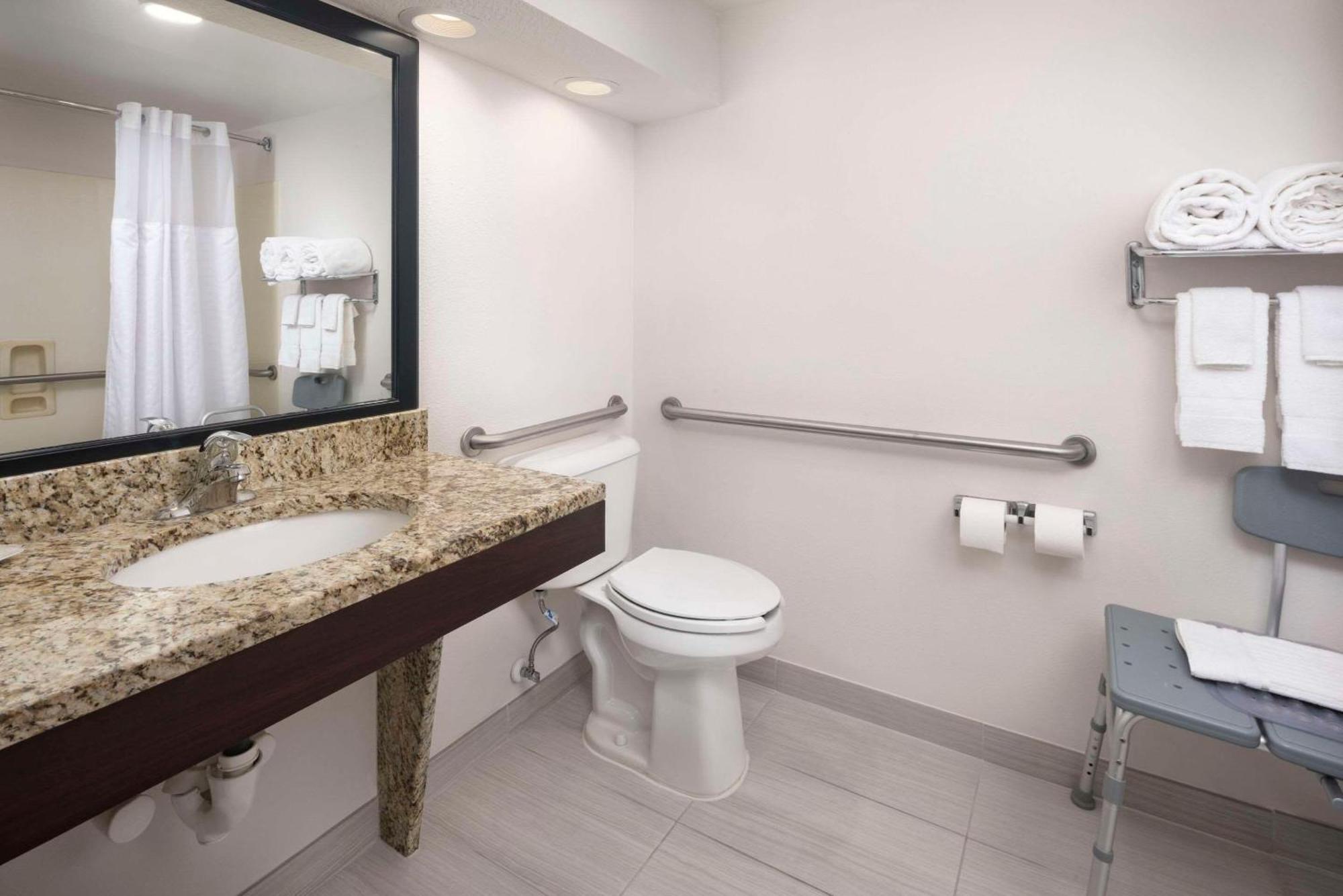 Comfort Inn & Suites Dahlonega University Area Εξωτερικό φωτογραφία